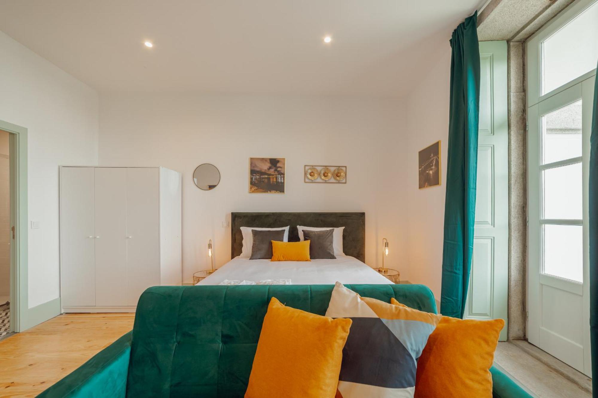Downtown Suites By Vacationy Porto Exterior photo